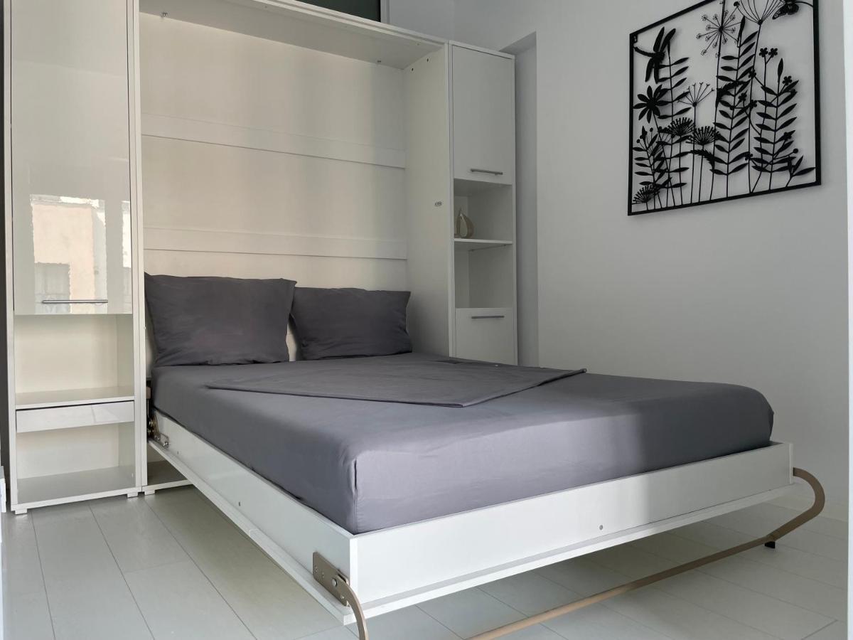 Luxury Westpark 2-Room Apartment Lakeview W5 Bukarest Exterior foto