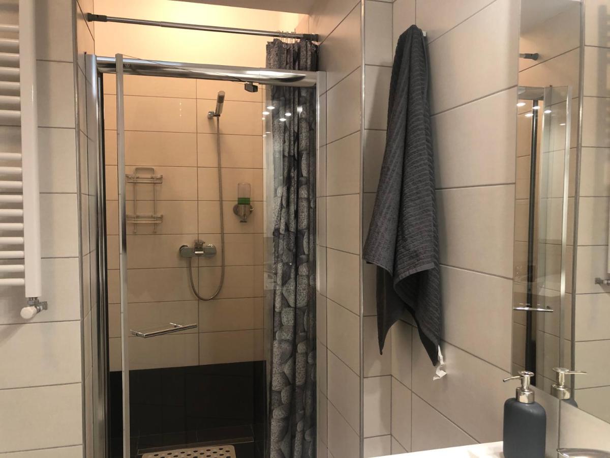 Luxury Westpark 2-Room Apartment Lakeview W5 Bukarest Exterior foto